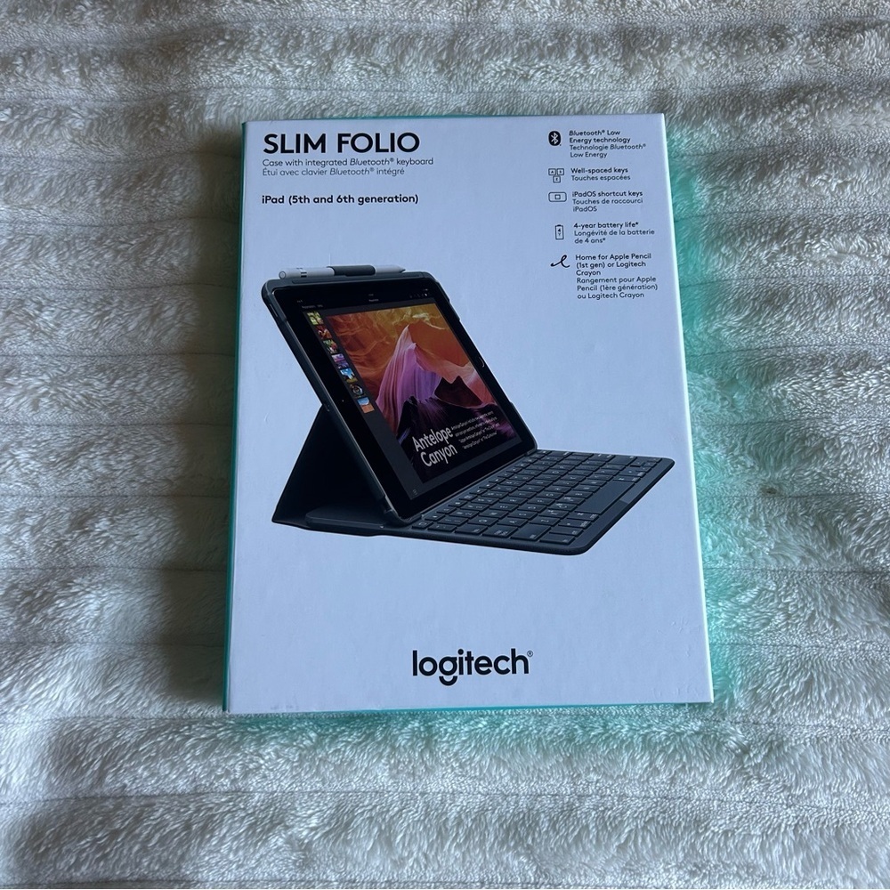 Logitech Slim Folio Keyboard Case for iPad (5th and 6th Generation) - Dark Gray